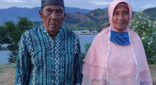 Kedua Orang Tua Almarhum Alwi Idrus