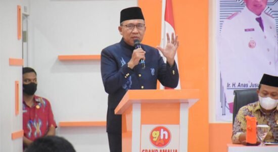 Anas Jusuf Saat Membuka Pemaparan Sentralisasi Layanan Internet(Foto: Arif)