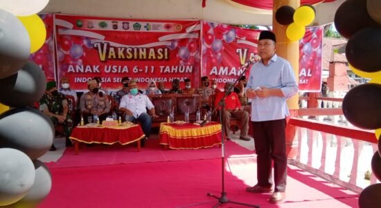 Bupati Anas Jusuf Saat Memberikan Sambutan Pelaksanaan Vaksinasi Bagi Usai 6-11 Tahun