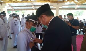Bupati Boalemo Anas Jusuf Melantik Kepala Desa