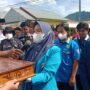 Ketua KNPI Gorontalo, Dita Anggriani Polapa Saat Menerima Bendera Kirab 23 Jaunuari
