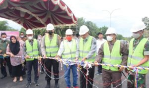 Bupati Boalemo, Anas Jusuf Bersama Unsur Forkopinda Saat Meresmikan Jembatan Lahumbo-Manggulipa(Foto: Arif)
