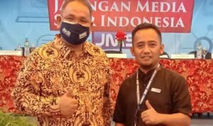 Foto : Ronal Tine (Kanan) bersama Ketua Umum JMSI