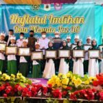 Bupati Pohuwato bersama santri dan santriwati Rumah Qur'an Yayasan Madinatul Khairaat Al- Fatih