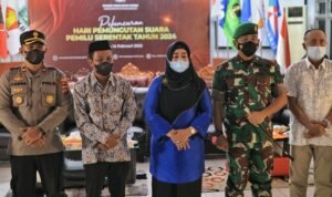 Wakil Bupati Pohuwato Suharsi Igirisa Ikuti peluncuran hari pemungutan suara pemilihan umum (Pemilu) serentak tahun 2024 secara virtual di kantor KPU pohuwato