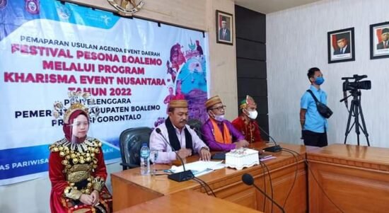 Sekda Boalemo, Sherman Moridu saat memaparkan agenda tahunan Festival Pesona Boalemo didepan para kurator Nasional