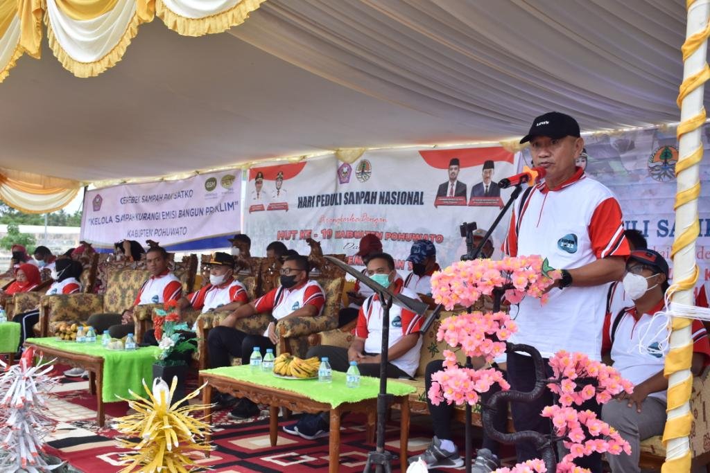 Bupati Pohuwato Saipul A. Mbuinga menghadiri peringatan hari peduli sampah nasional