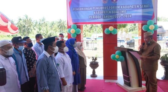 Bupati Boalemo, Anas Jusuf saat kukuhkan pengurus forum kabupaten sehat