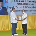 Bupati Pohuwato serahkan Proposal kebutuhan pembangunan Pohuwato kepada Rachmad Gobel