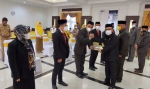 Awaludin Pauweni Hadiri pelantikan KPID