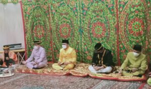 Prosesi adat molo'opu penjabat Gubernur Gorontalo