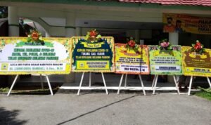 Golkar Boalemo berikan karangan bunga untuk satgas COVID-19