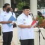 Penjabat Bupati Boalemo, Dr. Drs. Hendriwan, M.Si saat memimpin apel kerja perdana di lingkungan pemkab Boalemo
