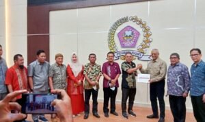 Foto bersama DPRD Pohuwato, Pemkab Pohuwato dan pihak Merdeka Group