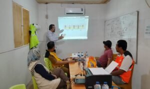 Erwin Ismail dan Meyke Camaru melakukan reses di lokasi proyek jalan Jhon Ario Katili