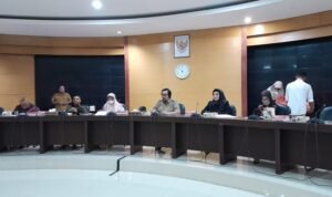 Panitia Khusus (Pansus) penyelenggaraan lalu lintas dan angkutan jalan (PLAJ) DPRD Provinsi Gorontalo menggelar rapat bersama OPD tekhnis, Senin (18/7)