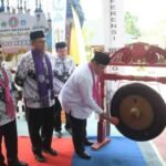 Penjabat Bupati Boalemo, Dr. Drs. Hendriwan, M.Si saat membuka Konferensi Kerja PGRI