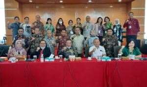 Foto Bersama DPRD Provinsi Gorontalo dan Pihak BSG di Manado, Sulawesi Utara