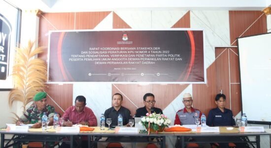 KPU Pohuwato melaksanakan rapat koordinasi bersama stakeholder yang dirangkaikan dengan sosialisasi peraturan KPU Nomor 4 Tahun 2022 Tentang Pendaftaran, Verfifikasi, dan penetapan Partai Politik peserta Pemilu, Selasa, 2 Agustus 2022 di DD resto.