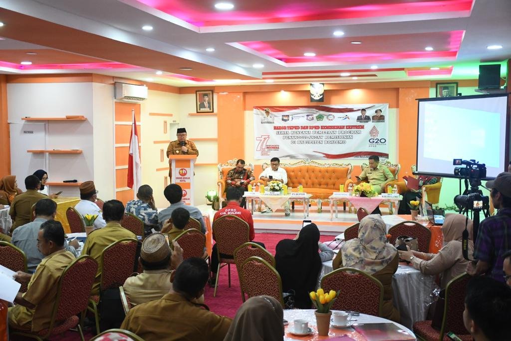 Penjabat Bupati Boalemo, Dr. Drs. Hendriwan, M.Si., Saat Membuka Rakor Penanggulangan Kemiskinan