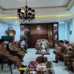 Penjabat Bupati Boalemo, Dr. Drs. Hendriwan, M.Si., Saat Menerima PT. Protelindo