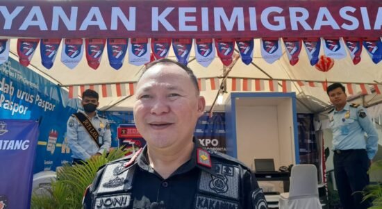 Kepala imigrasi kelas 1 TPI Gorontalo, Joni