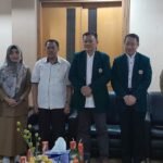 Ketua DPRD Provinsi Gorontalo (Kemeja putih ) menerima kunjungan IDI Gorontalo