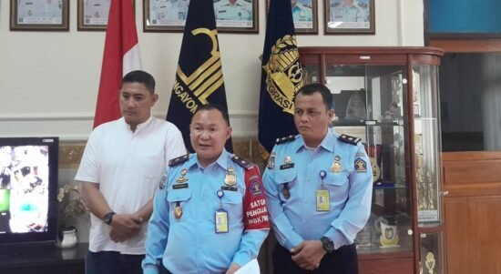 , Kepala Imigrasi Joni Rumagit