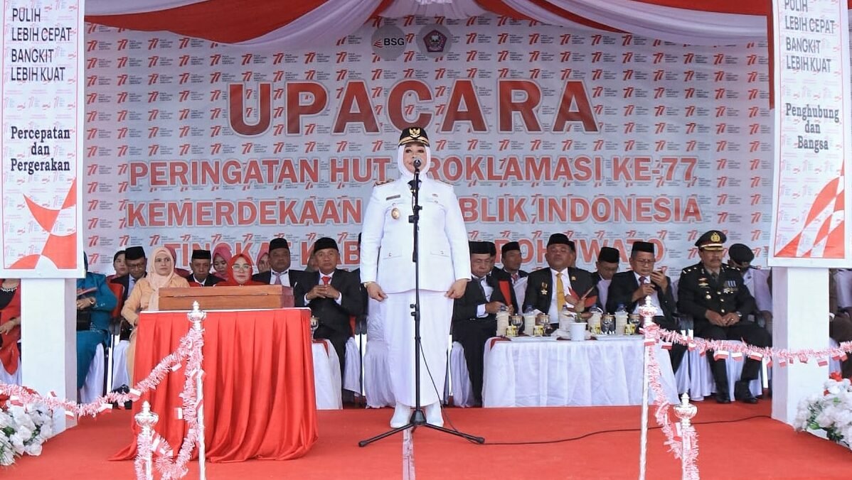 Wakil Bupati Suharsi Igirisa menjadi Inspektur upacara pada penurunan Bendera Merah - Putih, di HUT Kemerdekan Republik Indonesia ke -77 Tahun tingkat Kabupaten Pohuwato