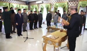 Penjabat Gubernur Gorontalo lantik Penjabat Sekretaris Daerah Provinsi Gorontalo. (Foto Kominfotik)