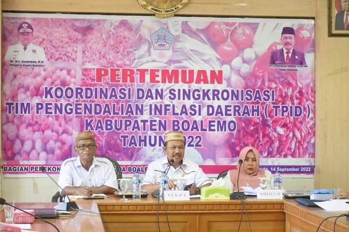 Sekda Boalemo dan Asisten II Saat Mengikuti Rakor Pengendalian Inflasi Daerah