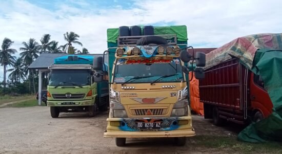 Truk bermuatan 6 ton batu hitam diamankan Polres Pohuwato
