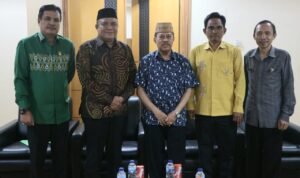 Ketua DPRD Provinsi Gorontalo Paris Jusuf menerima kunjungan Kakanwil Kemenag Provinsi Gorontalo