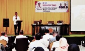 Kepala Diskominfotik Provinsi Gorontalo, Masran Rauf, memberikan sambutan pada bimtek penyusunan DIP dan DIK