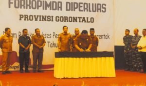 Penjabat Bupati Boalemo, Hendriwan menghadiri pelaksanaan rapat Forkopimda diperluas oleh Pemerintah Provinsi Gorontalo.