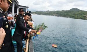 Sekda Boalemo, Sherman Moridu melaksanakan upacara tabur bunga