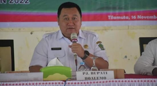Penjabat Bupati (Penjabup) Boalemo Hendriwan Membuka Sosialisasi Pembinaan Pengawasan, Penyaluran BBM dan LPG 3 Kg Bersubsidi Tingkat Kabupaten Boalemo