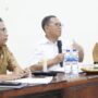 Bupati Gorontalo Utara (Tengah) memberikan pembinaan kepada OPD