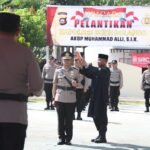 Kepolisian Daerah Gorontalo Irjen Pol. Helmy Santika,SH,SIK,M.Si resmi melantik AKBP Muhammad Alli,SIK sebagai Kapolres Bonebolango, Rabu (04/01/2022) di Mako Polres. Adapun jabatan AKBP. Muhammad Alli,SIK sebelumnya adalah Komandan Batalyon (Danyon) A Detasemen III Paspelopor Korps Brimob Polri