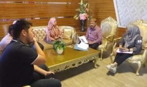 Owner Pulo cinta Jòshua melakukan koordinasi bersama Sekretaris Daerah Boalemo, Sherman Moridu terkait pengelolaan pulau Molipunggulo dan pulau Lipodo  di desa Bajo