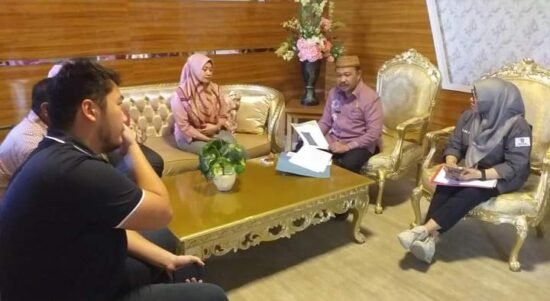 Owner Pulo cinta Jòshua melakukan koordinasi bersama Sekretaris Daerah Boalemo, Sherman Moridu terkait pengelolaan pulau Molipunggulo dan pulau Lipodo  di desa Bajo