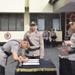 Kapolda Gorontalo Helmy Santika saat memberikan sambutan pada acara syukuran pengukuhan dan pelantikan Kapolresta Gorontalo Kota di Aula Polresta Gorontalo Kota