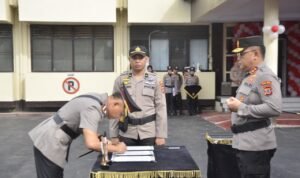 Kapolda Gorontalo Helmy Santika saat memberikan sambutan pada acara syukuran pengukuhan dan pelantikan Kapolresta Gorontalo Kota di Aula Polresta Gorontalo Kota