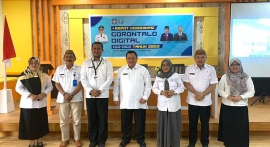 Penjabup Hendriwan saat menghadiri rapat koordinasi gorontalo digital
