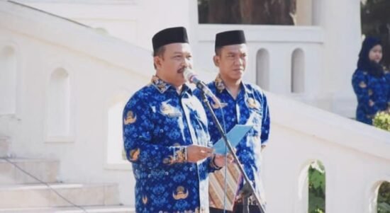 Sekretaris Daerah (Sekda) Kabupaten Boalemo memimpin apel Korps Pegawai Republik Indonesia (Korpri) di lingkungan pemerintah daerah Boalemo, bertempat di lapangan Alun-alun Tilamuta