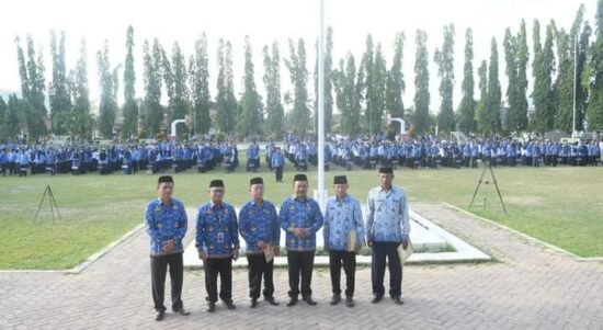 Sekretaris Daerah (Sekda) Sherman Moridu meminta Korps Pegawai Republik Indonesia (Korpri) agar tidak terlena dengan berbagai capaian prestasi yang telah dicapai di Organisasi Perangkat Daerah (OPD).