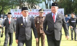 Wakil Ketua DPRD Provinsi Gorontalo, Kris Wartabone mengikuti Upacara Bendera dalam rangka memperingati Hari Patriotik 23 Januari 1942 yang ke-81 Tahun 2023 Tingkat Provinsi Gorontalo.