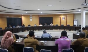Komisi I DPRD Provinsi Gorontalo bersama dengan mitra kerja OPD yang berlangsung di Ruang Rapat Dulohupa Selasa, 24 Januari 2024 Kemarin.