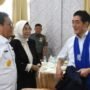 Penjagub Gorontalo, Hamka Hendra Noer bersama Ketua Tim Penggerak PKK, Gamaria Purnamawati Monoarfa, berbincang dengan Gubernur Prefektur Ehime, Jepang, Tokohiro Nakamura, di VIP Bandara Djalaluddin.