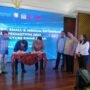 Penjabat Gubernur Gorontalo Hamka Hendra Noer (tiga kiri) dan Gubernur Ehime Tokihiro Nakamura (dua kiri) menandatangani Memorandum Saling Pengertian (MSP) di Kantor BI Perwakilan Gorontalo.